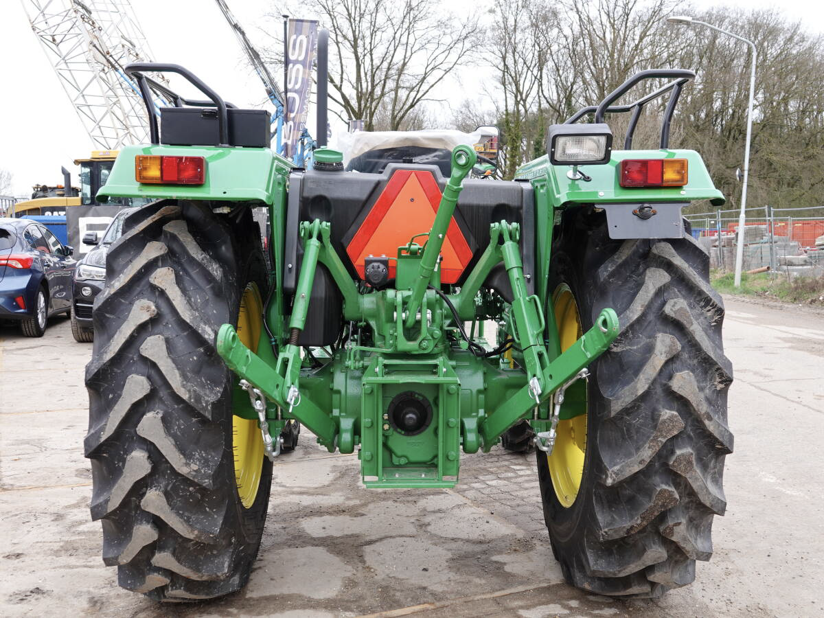 John Deere 5050 D - Image 2
