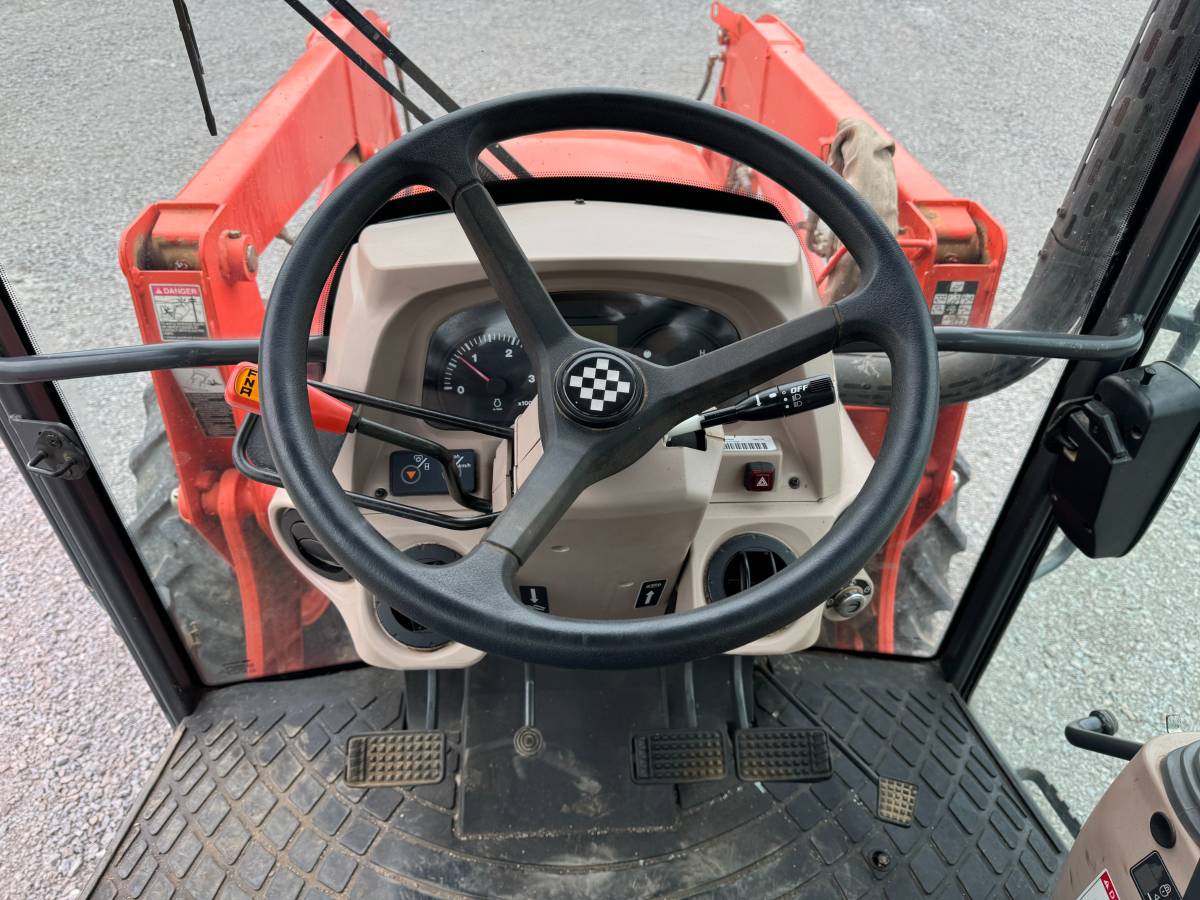 Kubota M7040 - Image 8