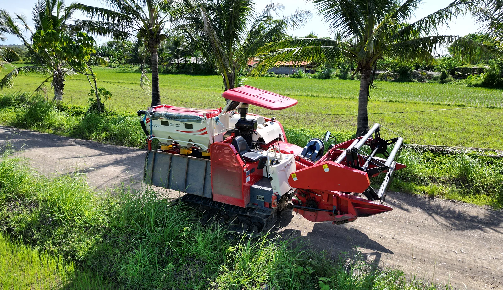 LOVOL RG108 plus combine harvester - Image 4