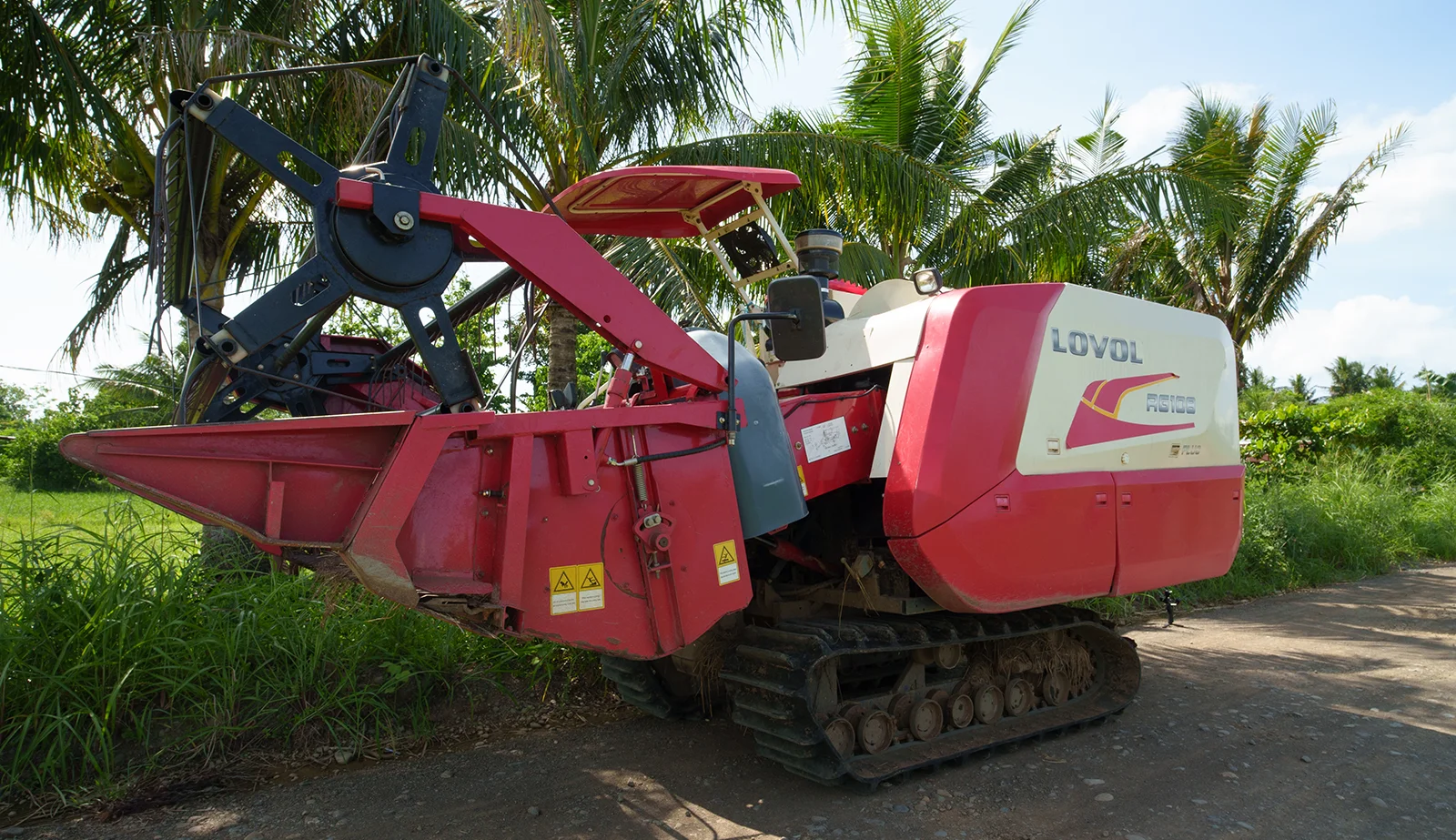 LOVOL RG108 plus combine harvester