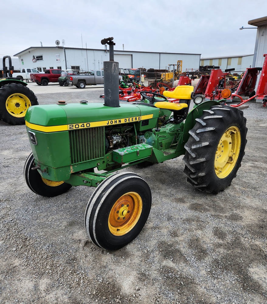 JOHN DEERE 2040 - Image 2
