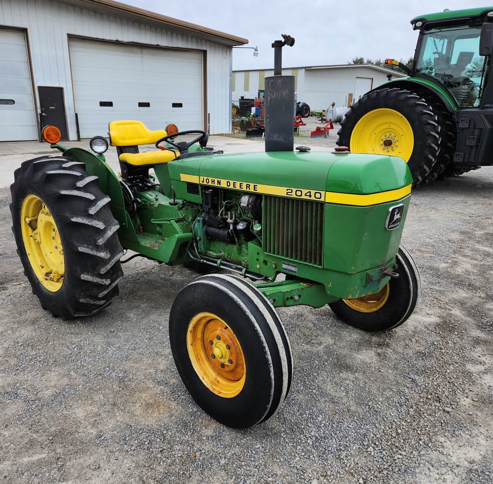 JOHN DEERE 2040